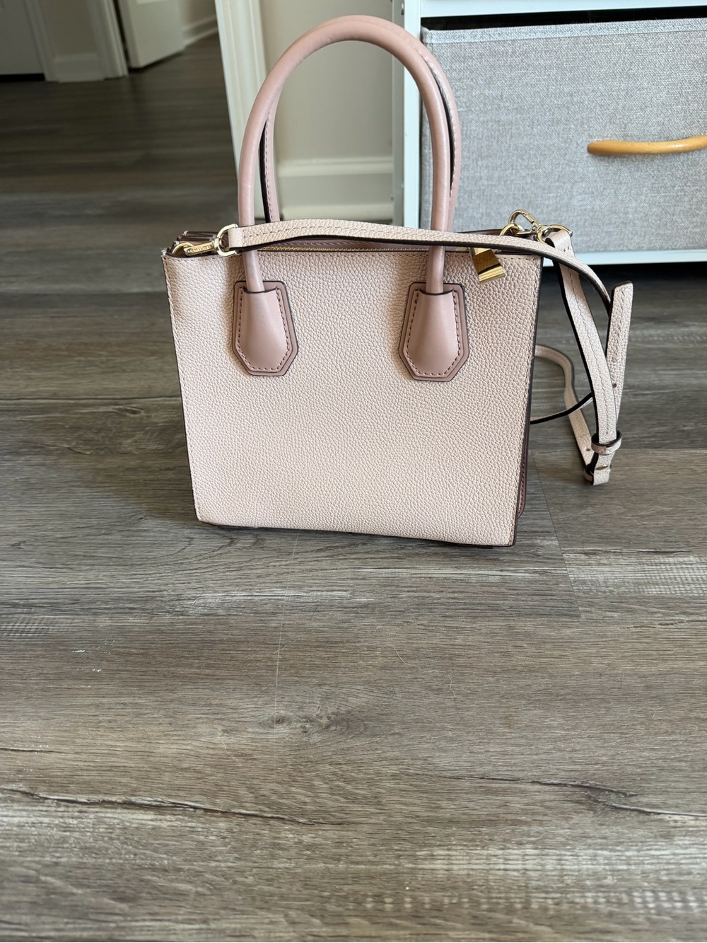 Michael Kors Blush Pink Pebbled Leather Satchel with Gold Hardware - Picture 3 of 3